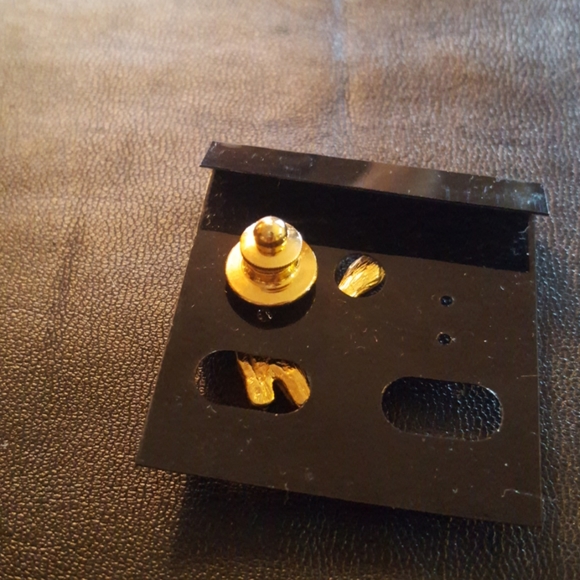 Avon Bunny Rabbit Pin - Picture 3 of 7